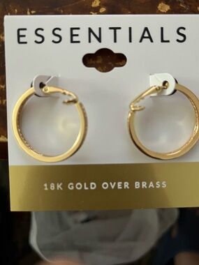 ESSENTIALS Macy’s Brand NWT  18k Gold Plated Hoop Earrings w/ Crystal Accents